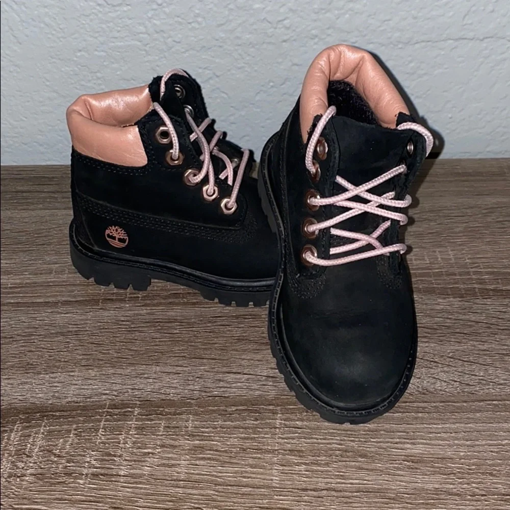 Timberland boots black with pink sz 7